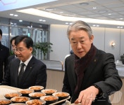 강호동 농협중앙회장, 농협손보 구내식당 방문…아침밥 먹기 캠페인 독려