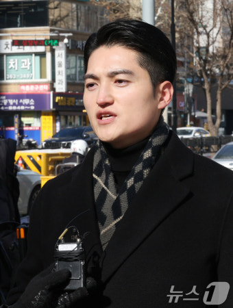 일본도살인사건 선고 앞두고 인터뷰하는 유족 측 변호사