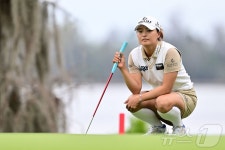 고진영, LPGA 파운더스컵 2R 단독선두 도약…윤이나 데뷔전 컷탈락