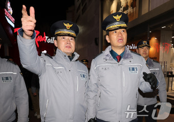 홍대거리 점검하는 박현수 직무대리