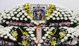 영정사진 놓여진 빈소