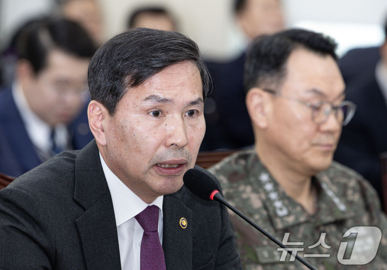 국방부, 내란 박안수 총장에 기소휴직 명령 발령