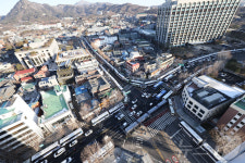 교통 정체 빚는 헌재 앞 도로