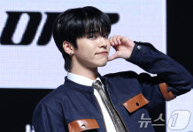 유, 사랑스러운 볼 하트