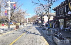 탄핵정국에 전주한옥마을 상인들 직격탄…매출 40% 곤두박질