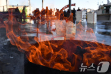 꽃샘추위 찾아온 죽도어시장