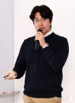 IR데이에서 기업 소개하는 정우진 대표