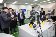 유상임 장관, 한국생산기술연구원 방문