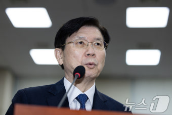 답변하는 박종준 전 경호처장