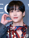 로운, 화면 꽉 찬 잘생김