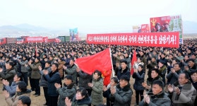 지방공업공장 기대하는 北 주민들 최대의 영광과 고마움의 인사드려