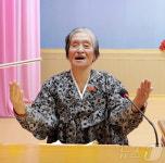 국제부녀절 115돌 기념하는 북한…공산주의 어머니 영예상 수상자 모임