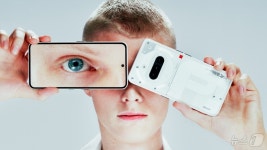 英 낫싱, 광학 트리플 카메라 탑재 중급 스마트폰 폰3a 출시