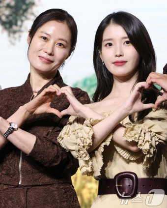 '폭싹 속았수다' 문소리·아이유, TWO 애순