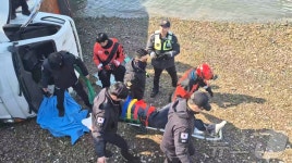 보령 효자도 선착장서 1톤 트럭 추락…운전자 병원 이송