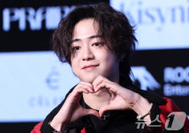 건우, 솔로 출격한 춤신춤왕