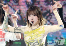 히토미, 부드러운 카리스마