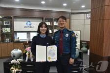 속초·춘천서 은행원이 보이스피싱 피해 잇따라 예방…감사장 전달