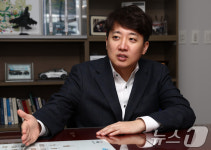 이준석 보수정당 한계에 그간 이재명 무능 드러나지 않아 