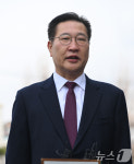 포토라인에 선 박성재 장관