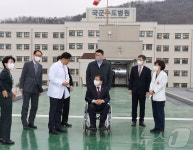 국군수도병원 찾은 유철환 위원장
