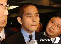 입국금지 유승준, 법무부 상대 첫 소송…2002년 입국금지 무효