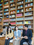 도서관에서 시민 소통공간 동네북네 북카페