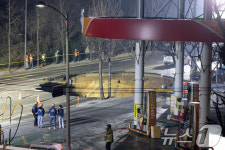 주유소 옆 대형 싱크홀