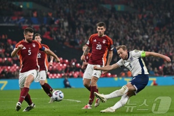 '케인 71호골' 잉글랜드, 투헬 체제서 2연승…라트비아에 3-0 완승