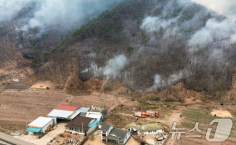 경북 산불로 2600명 대피, 안동과 청송 지역 확산 계속 현장 대비