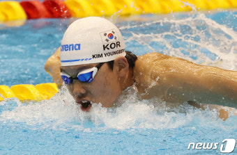 김우민, 전국 수영선수권대회 자유형 200m 우승!