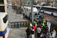 헌재 인근 학교 안전 강화…서울교육청, 통학안전대책반 확대