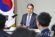 밝은 표정으로 떠나는 우종수 국수본장