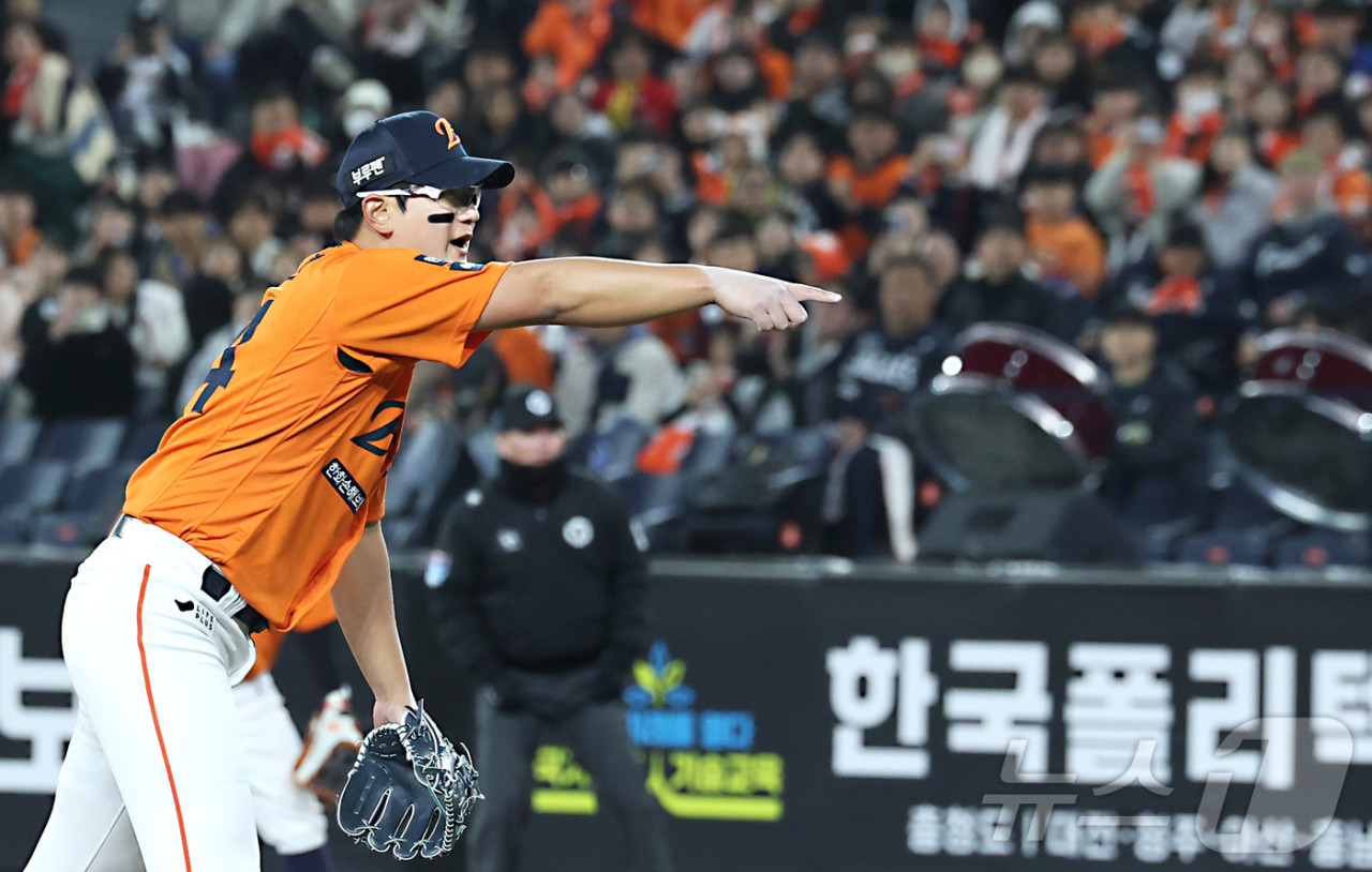 한화 김서현, 시즌 첫 블론세이브로 2연승 이끌어내다