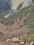 산청 산불 풍향 바뀌며 마을 위협…삼장면 등 주민 대피령