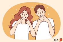 [100세건강] 뒤숭숭한 요즘…웃음 치료로 몸과 마음 달래보자