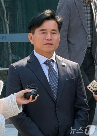 '당선무효형' 선고 받고 소감 밝히는 이병진 의원