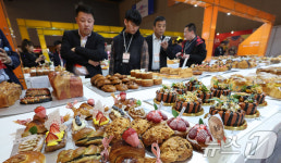중국인 관람객들 한국빵에 빠지다