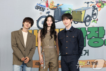 류수영, 황광희, 신현지, 배인혁, 전소미, 길바닥 밥장사 팀, 어려움 속 특별한 팀워크 선보여