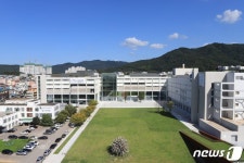 청주시한국공예관 사물과 감각의 연대기 기획전 전시