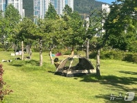 부산시설공단, 12일부터 부산시민공원 그늘막텐트 설치 허용