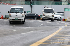 신안산선 신풍역 공사장 옆 불룩 솟은 도로