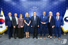 조태열, 美 의회 대표단 면담…조선·에너지 분야서 협력 강화