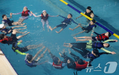 친구들과 함께 배우는 생존수영