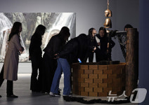 세화미술관, ‘유영하는 세계: Bed, Bath, Bus’展