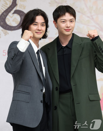 김지훈·육성재 '귀궁' 파이팅