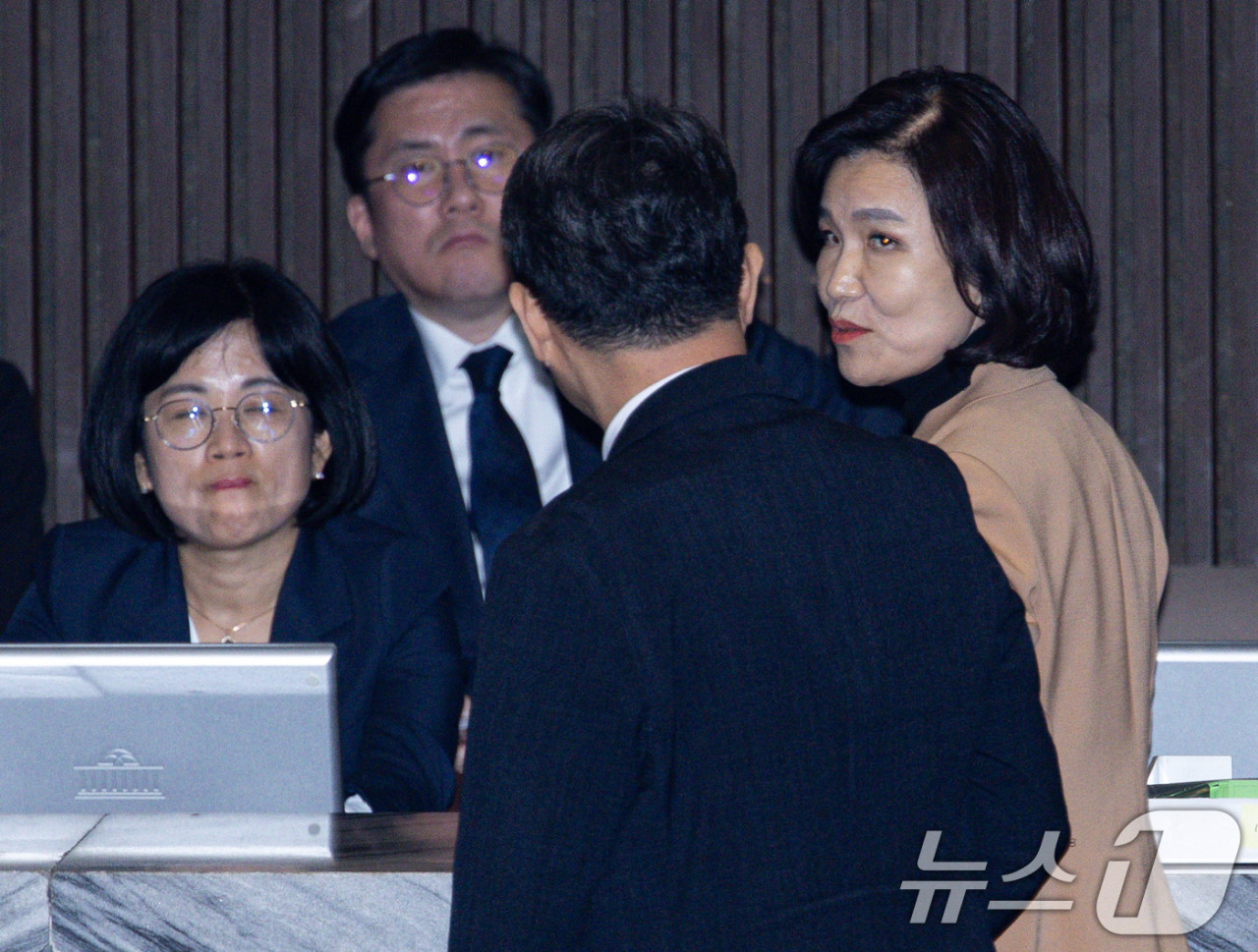 이진숙 방송통신위원장, 대통령으로부터 방송법 관련 안 만들 것 지시 주장 논란