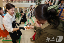 마중물조이플디저트 | '썬키스트 오렌지로 오스틴 강이 만든 디저트 맛보세요'