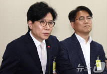 질의 답변하는 신동호 EBS 사장