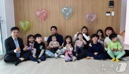 9남매 다둥이 가족에 방 7개 새 보금자리 생겼다…꿈같은 일
